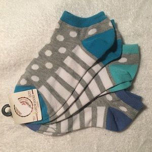 NWT SO 3 pairs of fashion no show socks